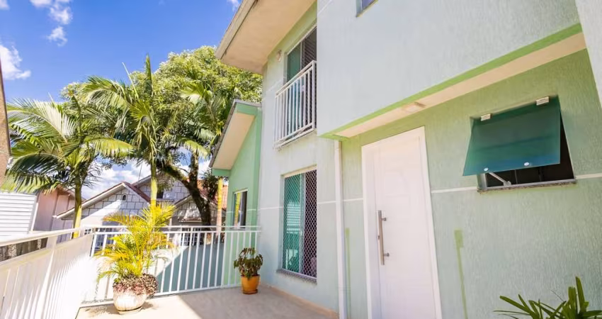 Sobrado Triplex com 3 quartos no Santa Cândida em Curitiba