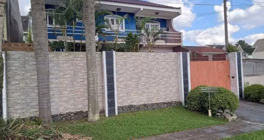 Casa à venda com 3 quartos, piscina e edícula em santa felicidade