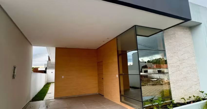 Linda casa no condomínio porto marina, ️3/4 sendo uma suíte com claraboia