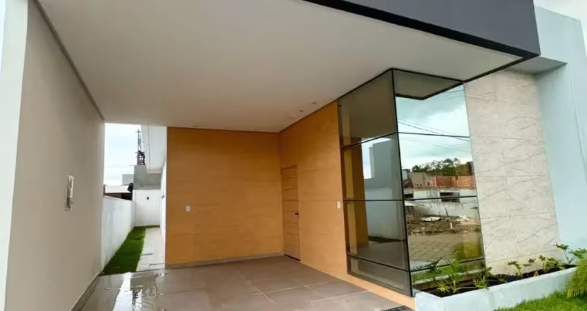 Linda casa no condomínio porto marina, ️3/4 sendo uma suíte com claraboia