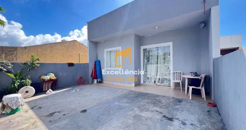 Casa com suite frente rua asfaltada