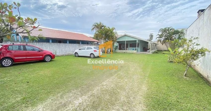 Casa 3 dormitórios amplo terreno perto do mar
