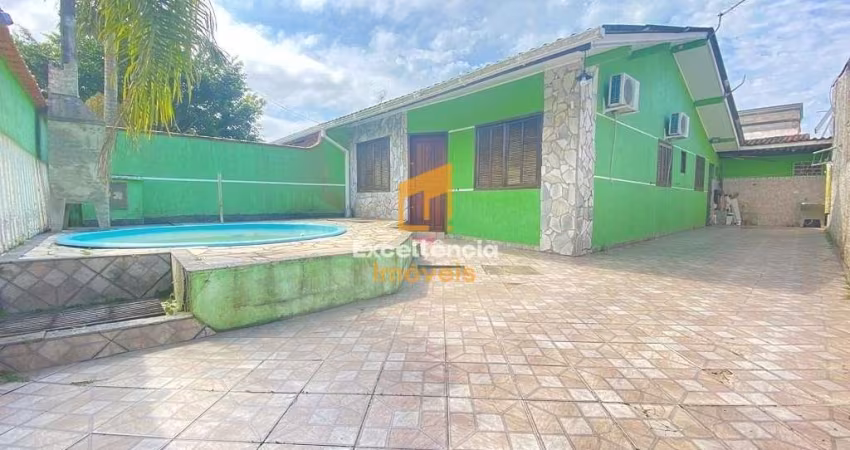 Casa com 3 quartos e piscina  no litoral