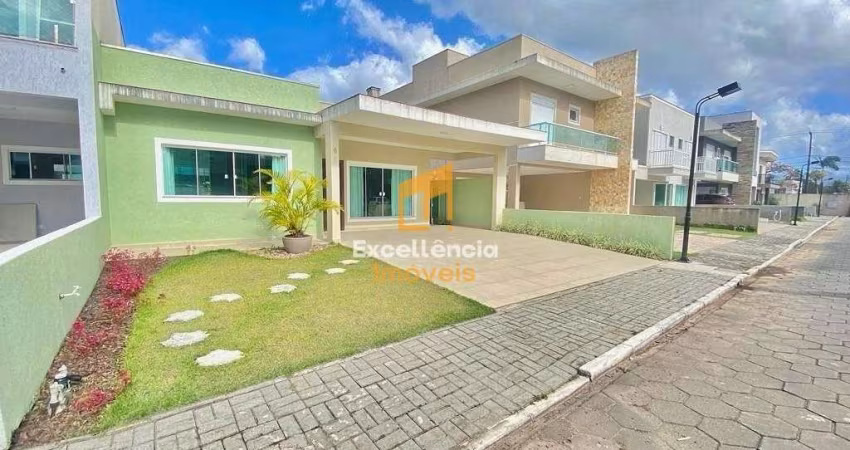 Casa 3 dormitórios com piscina perto do mar