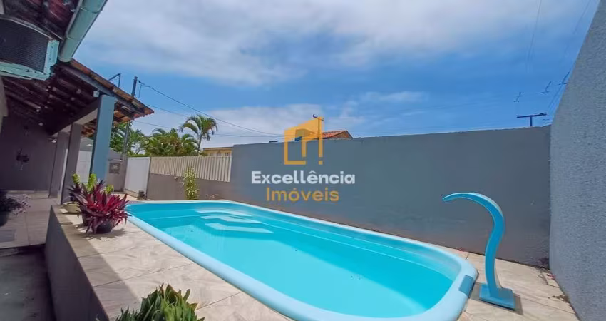 Casa com Piscina na faixa do mar em Ipanema