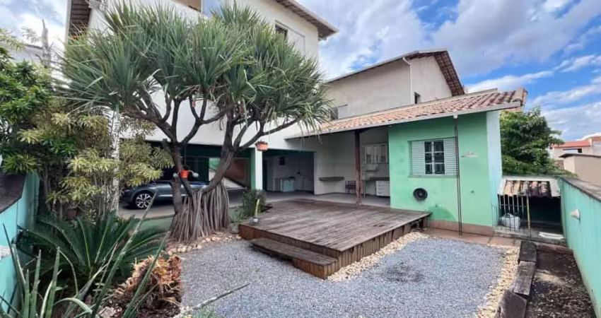 Casa com 4 quartos à venda na Rua Humberto Rosa Teixeira, Santa Amélia, Belo Horizonte