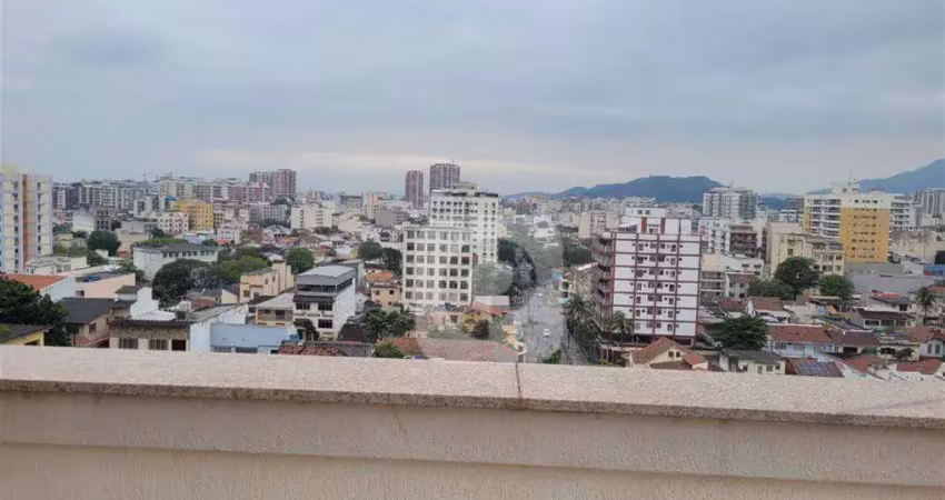 COBERTURA DUPLEX LINDA PRONTA PARA MORAR TOTALMENTE INDEVASSÁVEL NO CORAÇÃO DO MEIER