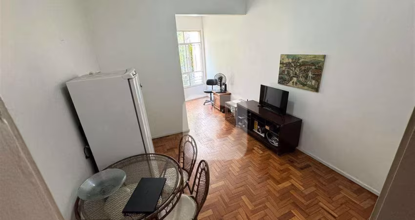 Apartamento com 2 quartos e com ar condicionado, 59 m² na Zona Sul em Copacabana