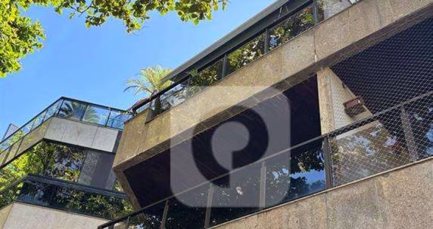 Cobertura Duplex na segunda quadra da praia no Recreio dos Bandeirantes - RJ
