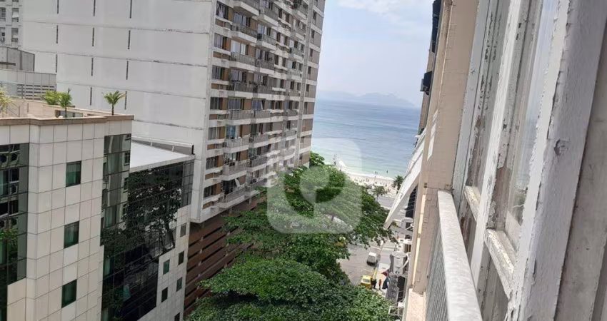 Patrimóvel vende, Copacabana, quadra da praia, posto 6.  4 quartos com vaga