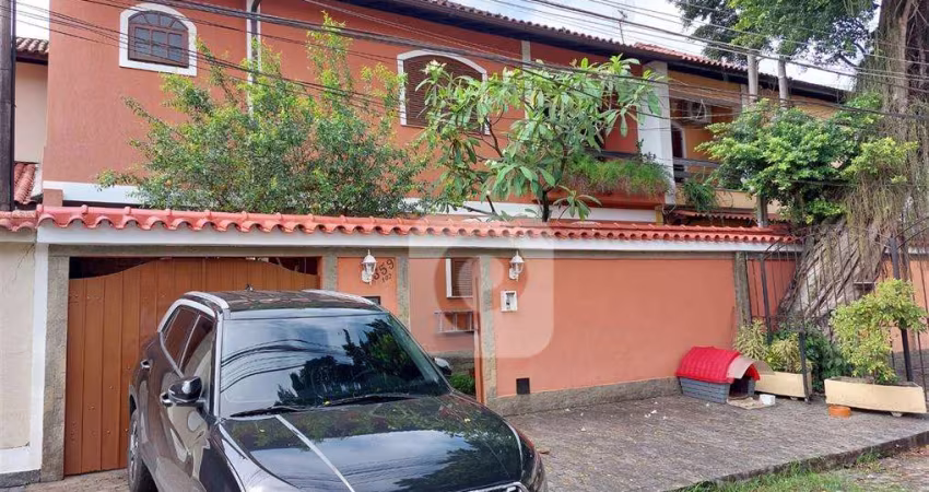 Excelente casa duplex na Freguesia com 198 m² parcialmente mobiliada.  Entrar e morar.