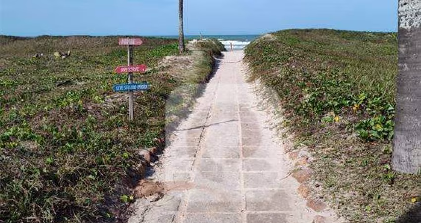 Imperdível Casa Condomínio Cabo Frio porteira fechada