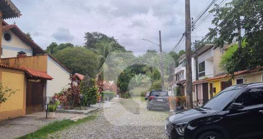 SELECIONE - Casa de Condomínio 3 quartos, sendo 2 suítes