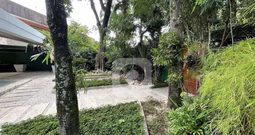 SELECIONE - Casa 6 quartos, sendo 6 suítes