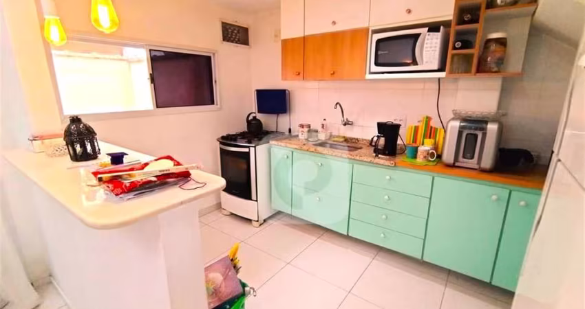 .Patrimóvel vende linda  Casa 3 Quartos no condominio Clube Grand Family .