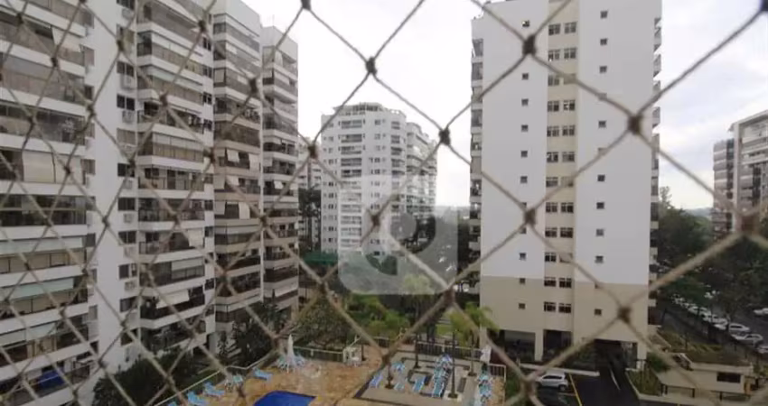 Oportunidade rio2! apto 3 quartos, sol da manhã, andar médio, arejado, e silencioso.