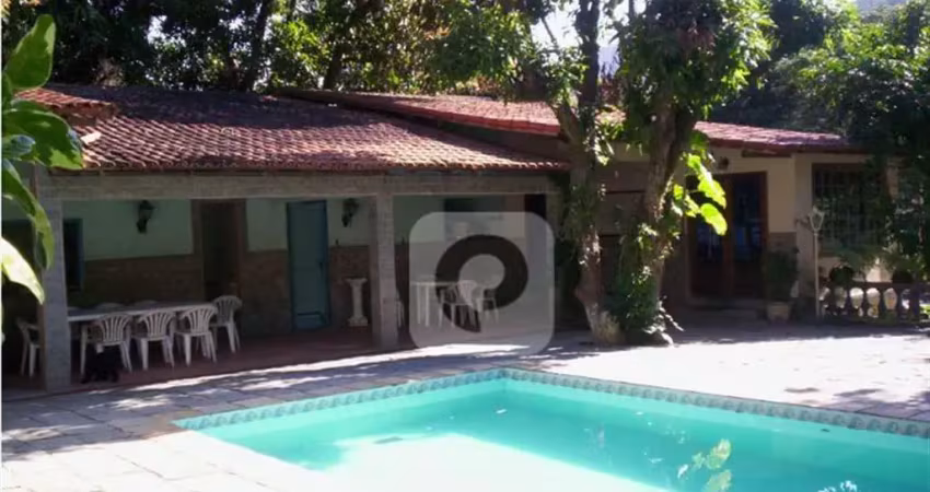 Taquara jacarepaguá 3 casas total 727m² em terreno de 3380m² sendo 24m frente testada a venda 