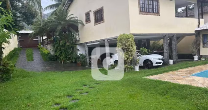 Casa alto padrão 351m² terreno 600m² 3 quartos 1 suíte com closet hidromassagem 4 vagas a venda