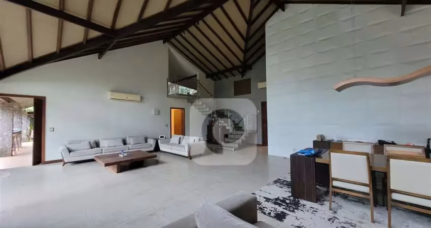 Vendo casa de condomínio com 4 quartos, 585m² - barra da tijuca