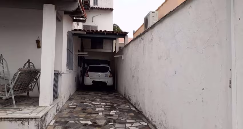 Casa com 3 dormitórios à venda por R$ 1.800.000,00 - Centro - Cabo Frio/RJ