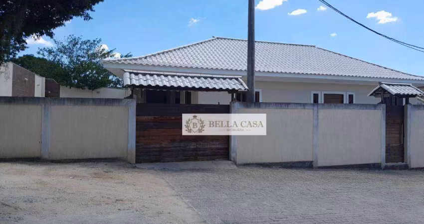 Casa com 3 dormitórios, 250 m² - venda por R$ 690.000,00 ou aluguel por R$ 3.471,15/mês - Praca da Bandeira - Araruama/RJ