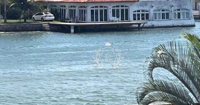 MARAVILHOSA CASA - ALTO PADRÃO, - CANAL NAVEGÁVEL - 7 QUARTOS - OGIVA - CABO FRIO