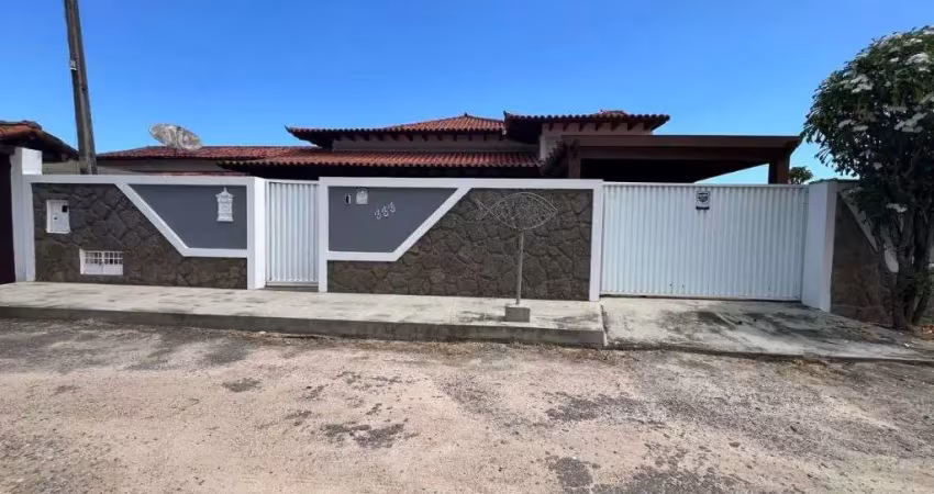 Casa com 3 dormitórios à venda, 245 m² por R$ 870.000,00 - Vila Capri - Araruama/RJ