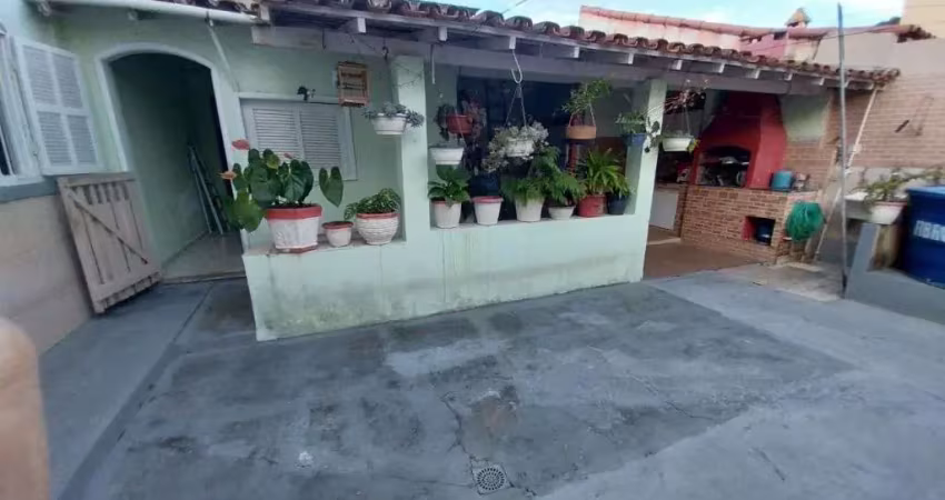 Casa com 2 dormitórios à venda, 92 m² por R$ 300.000,00 - Praça da Bandeira - Araruama/RJ