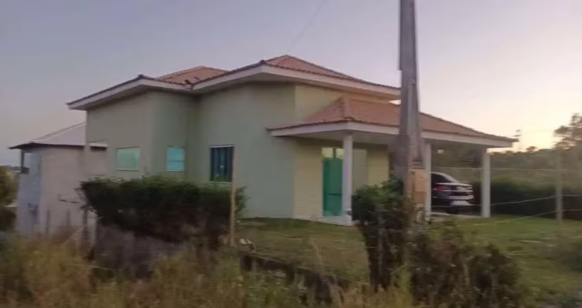 Casa com 2 dormitórios à venda, 100 m² por R$ 290.000,00 - Outeiro - Araruama/RJ