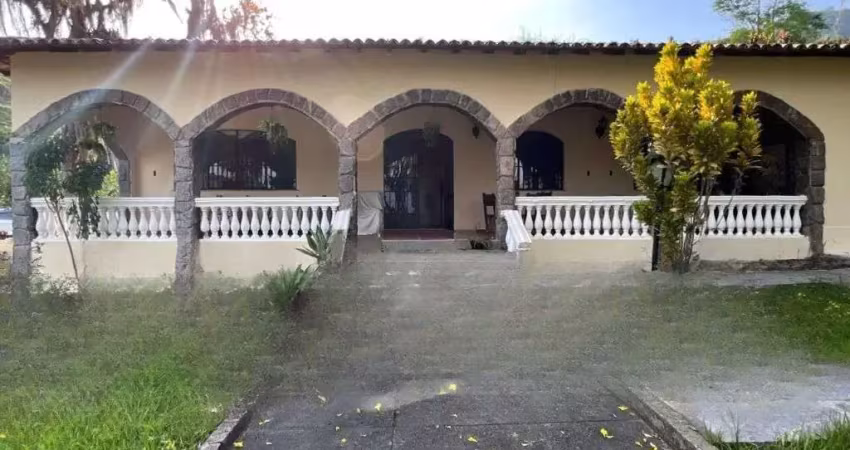 Vendo fazenda de 503 hectares localizada em Rio Bonito