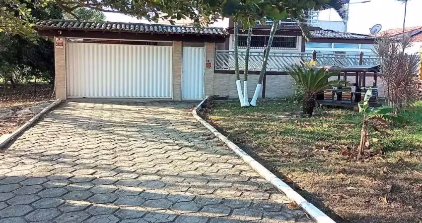 Casa com 3 dormitórios à venda, 500 m² por R$ 1.500.000,00 - Clube dos Engenheiros - Araruama/RJ