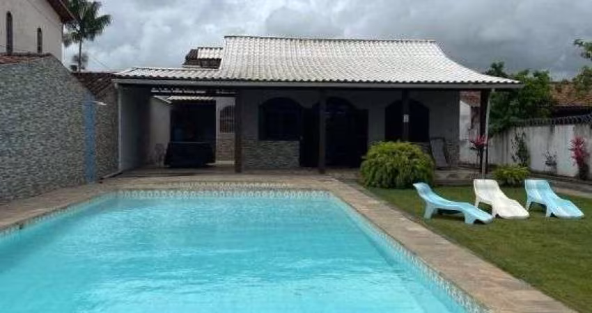 Casa com 6 dormitórios à venda, 200 m² por R$ 450.000,00 - Coqueiral - Araruama/RJ