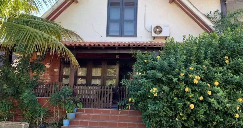 Casa com 4 dormitórios à venda, 180 m² por R$ 550.000 - Iguabinha - Araruama/RJ