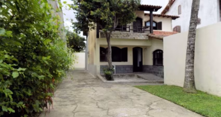 Casa com 4 dormitórios à venda, 360 m² por R$ 750.000,00 - Jardim Excelsior - Cabo Frio/RJ