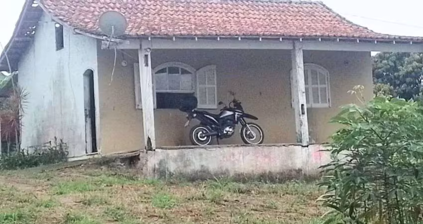 Sítio com 2 dormitórios à venda, 12000 m² por r$ 450.000,00 - três vendas - araruama/rj