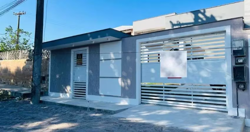 Casa com 3 dormitórios à venda, 130 m² por R$ 550.000,00 - Coqueiral - Araruama/RJ