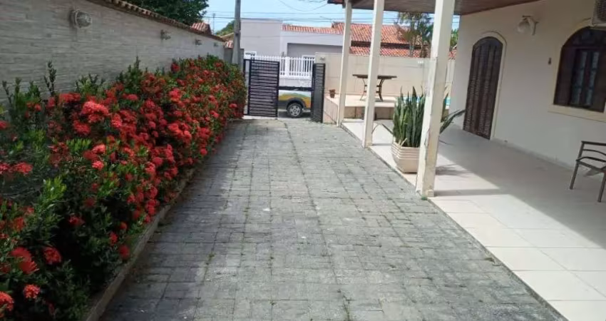Casa com 3 dormitórios à venda, 180 m² por R$ 570.000,00 - Pontinha - Araruama/RJ