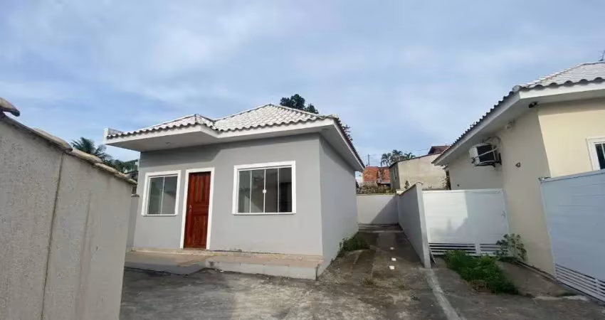 Casa com 2 dormitórios à venda, 60 m² por R$ 260.000,00 - Hawai - Araruama/RJ