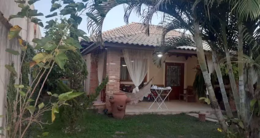 Casa com 3 dormitórios à venda, 125 m² por r$ 800.000 - fazendinha - araruama/rj