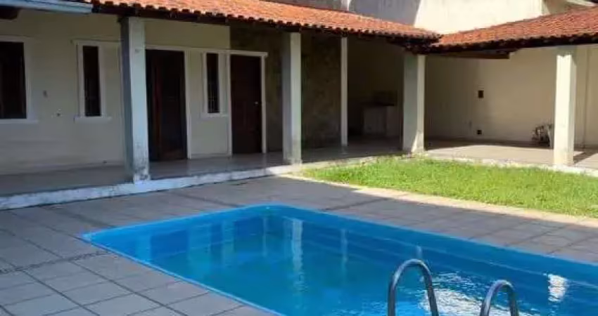 Casa com 4 dormitórios, 230 m² - venda por r$ 600.000,00 ou aluguel por r$ 3.000,00/mês - praça da bandeira - araruama/rj