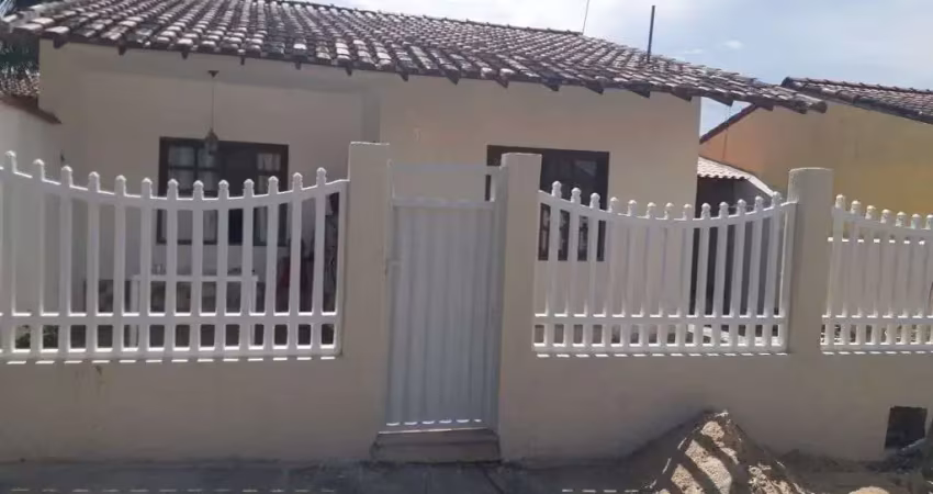 Casa com 2 dormitórios à venda, 180 m² por r$ 200.000,00 - itatiquara - araruama/rj