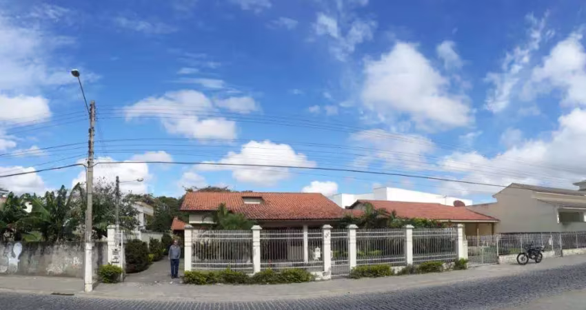 Casa com 3 dormitórios para alugar, 300 m² por r$ 7.000,00/mês - parque hotel - araruama/rj