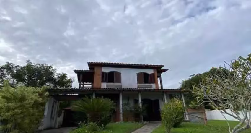 Casa com 3 quartos para alugar na Avenida Araruama, 2391, Pontinha, Araruama