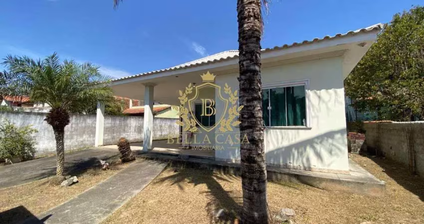 Casa térrea colonial moderna para locação por r$1.800,00/mês – fazendinha -araruama/rj