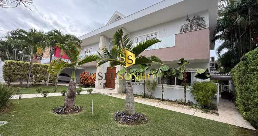 Casa triplex 5 suítes c/piscina e área gourmet - Santa Mônica Jardins Barra da Tijuca