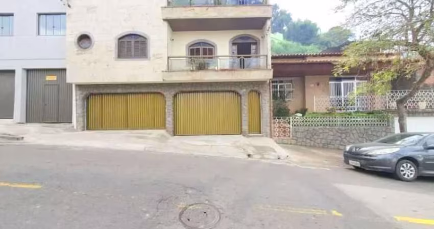 Casa com 3 quartos à venda na Rua São Vicente, Costa Carvalho, Juiz de Fora