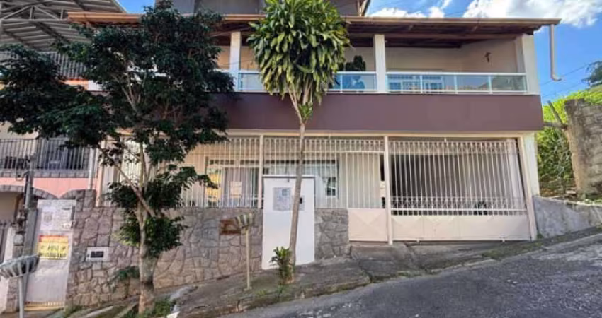 Casa com 3 quartos à venda na Rua Luiz Carlos, Santo Antônio, Juiz de Fora