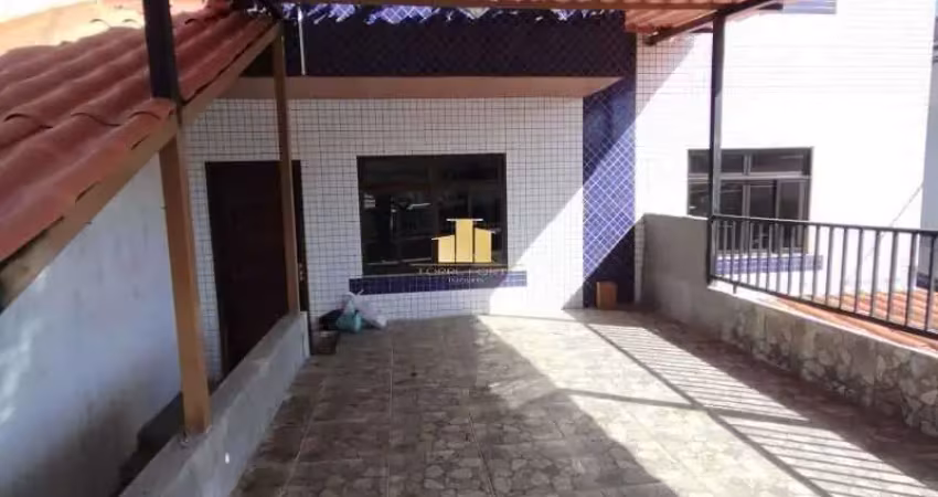 Casa com 3 quartos à venda na Rua E, Linhares, Juiz de Fora