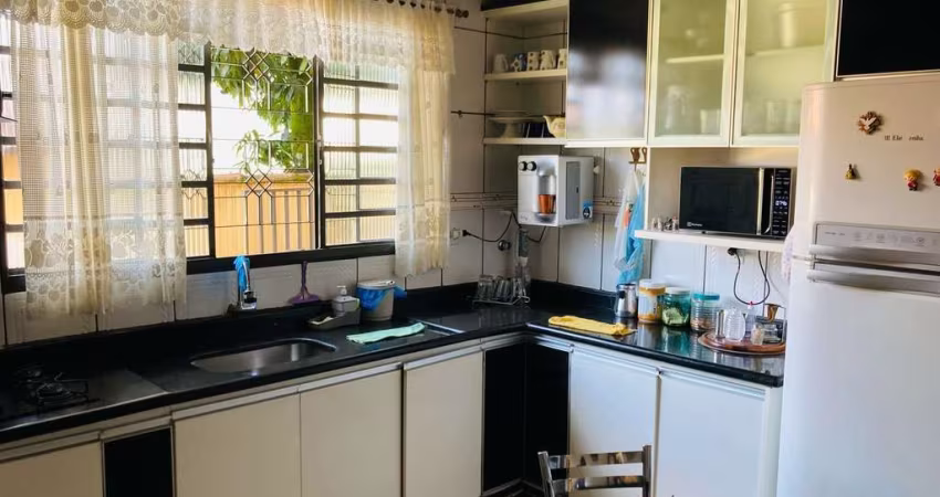 Casa de 3 Quartos a venda no setor Guanabara