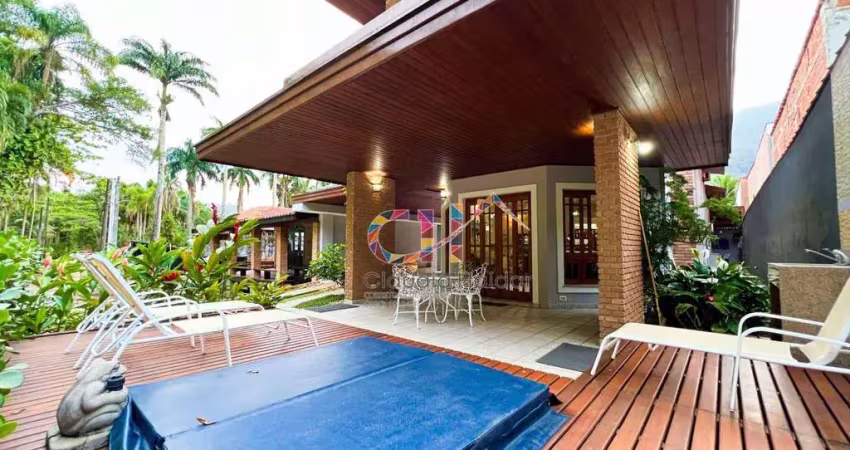 Casa com 6 dormitórios à venda, 450 m² por r$ 4.500.000,00 - condomínio pedra verde - ubatuba/sp